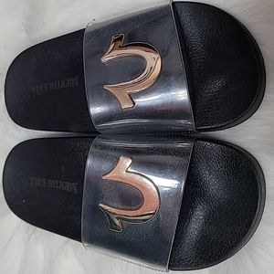 True Religion Clear Logo Slides Sz 7 Wmns 6 Mens